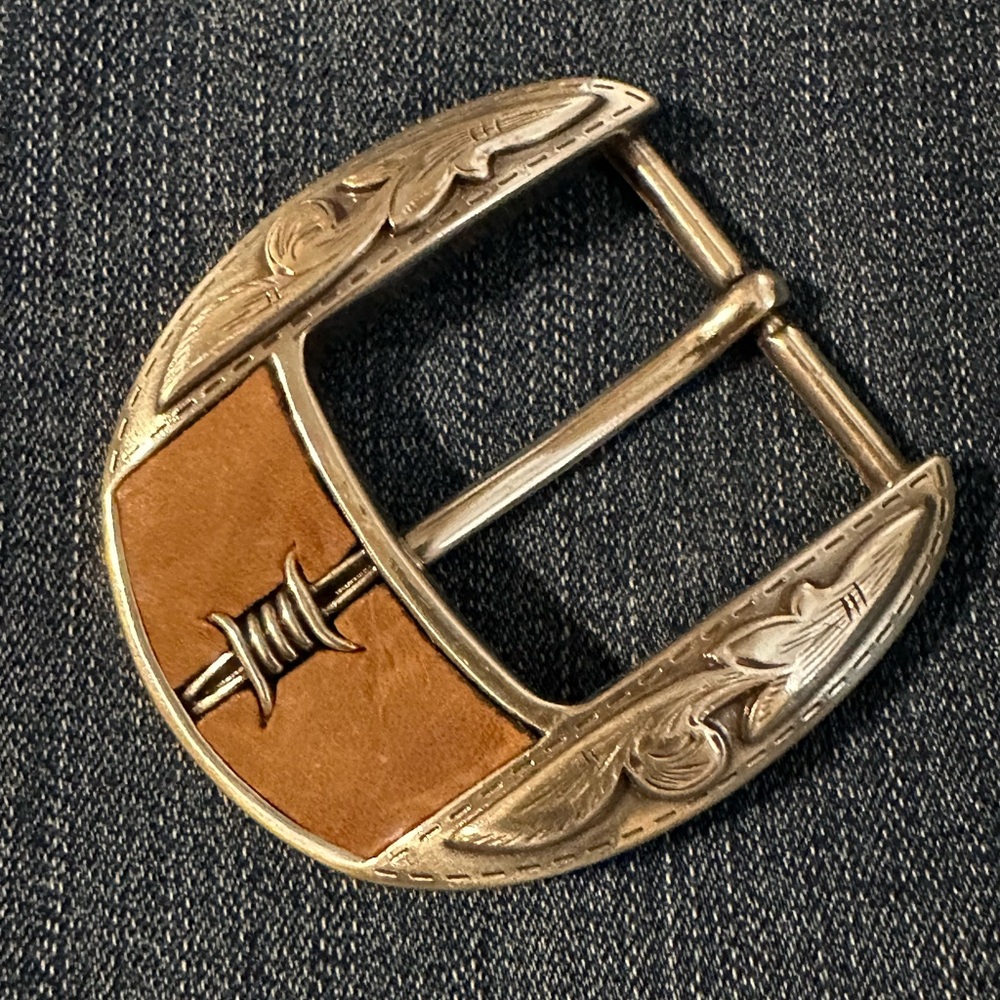 Elegant Vintage Western Silver and Brown Belt Buckle